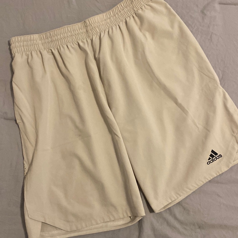 Men’s ADIDAS workout shorts Tan Size Large